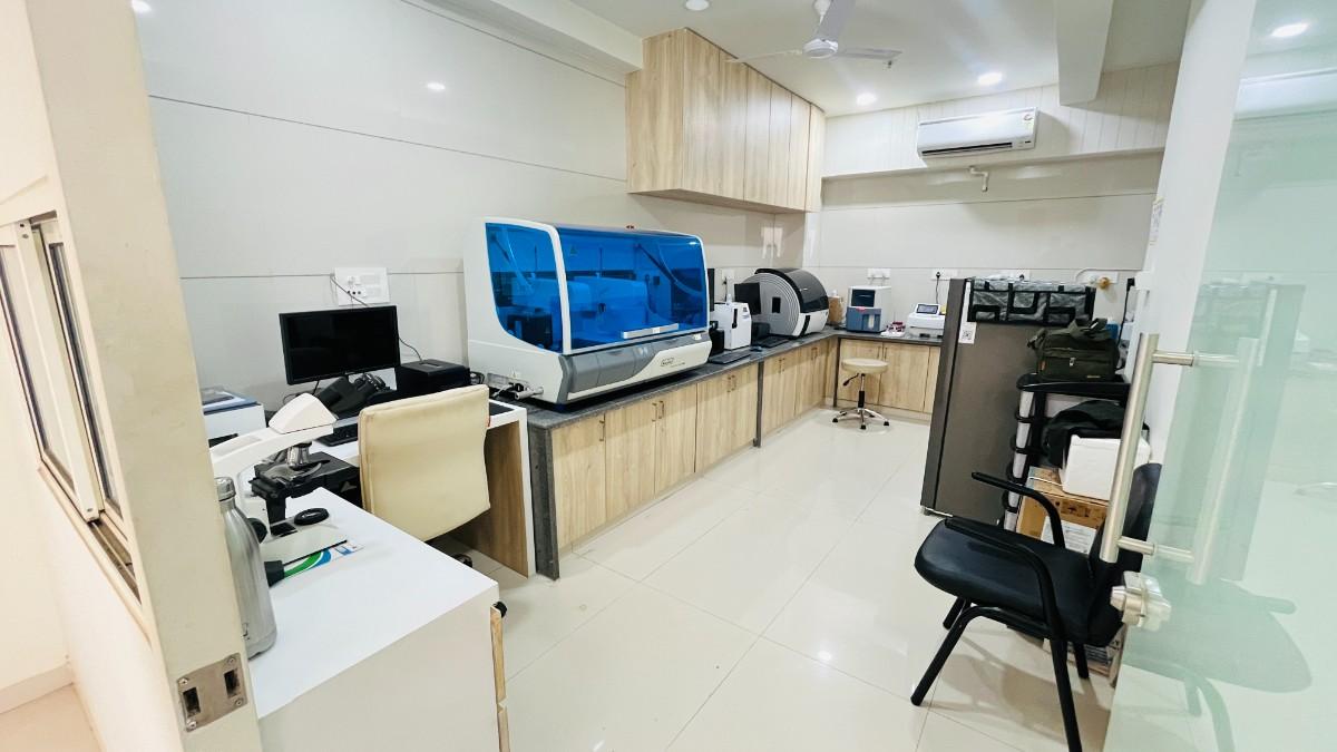 Lab technicians at Ved Pathology Laboratory Mansa Gandhinagar Gujarat